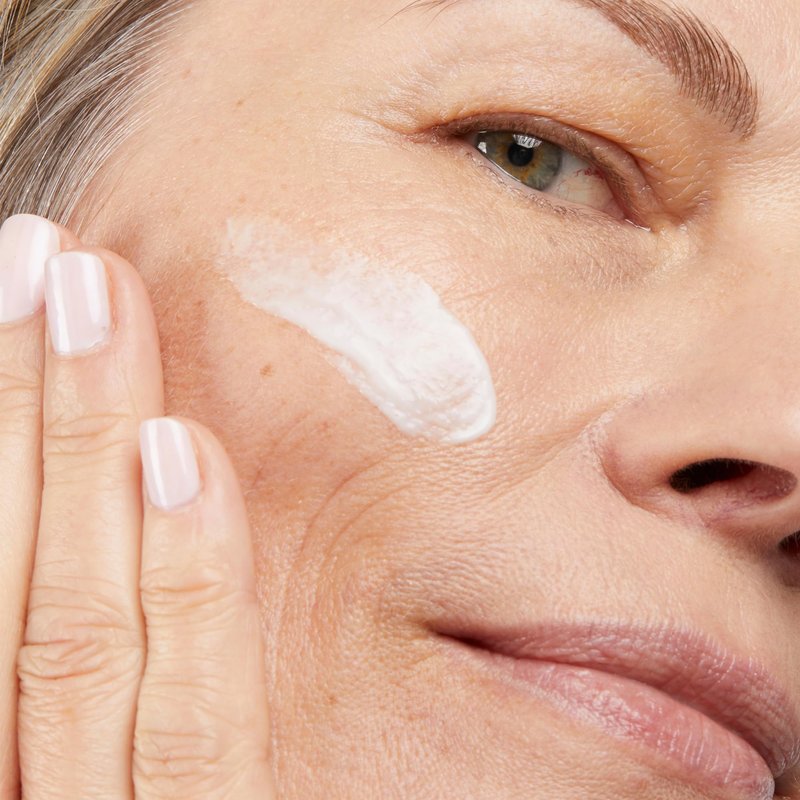 No7 Pure Retinol 1% Night Concentrate - Anti Wrinkle Retinol Serum with Collagen Peptides & Niacinamide for Younger Looking Skin - Firming Face Serum for Fine Lines & Wrinkles (30ml)