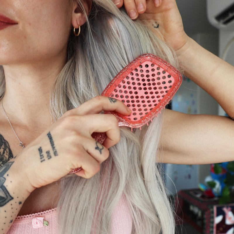 FHI Heat UNbrush Detangling Brush for Pain-Free Brushing on All Wet or Dry Hair Types — Durable DuoFlex Anti-Static Bristles, Lightweight Handle, Vented Hair Brush, Ruby Peach
