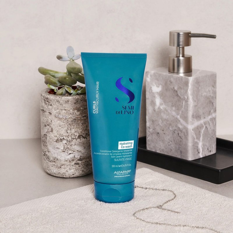 Alfaparf Milano Semi di Lino Hydrating Co-Wash - Foam-Free Conditioner for Curly Hair - Increases Hair Shine, Manages Frizz Control & Prolongs Cosmetic Color - Vegan & Sulfate Free (250ml)